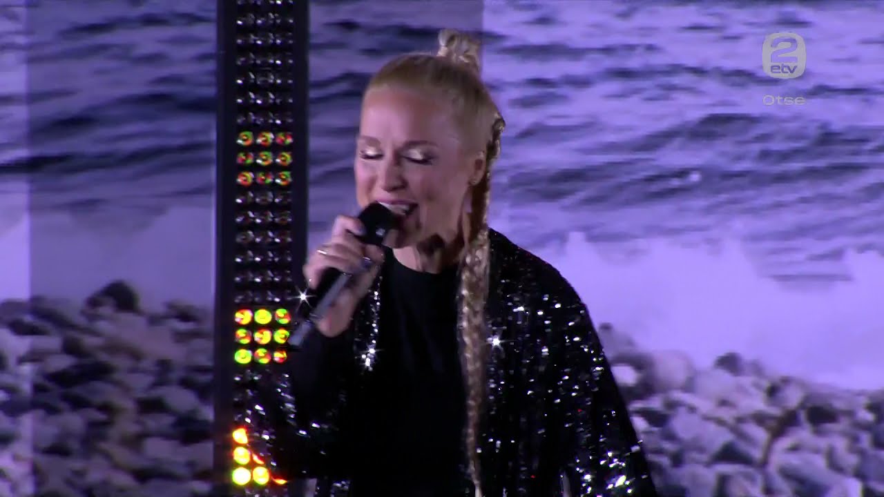 Lenna Kuurmaa - Rapunzel @ &Uuml;le-eestiline &ouml;&ouml;laulupidu Vaba Eesti!