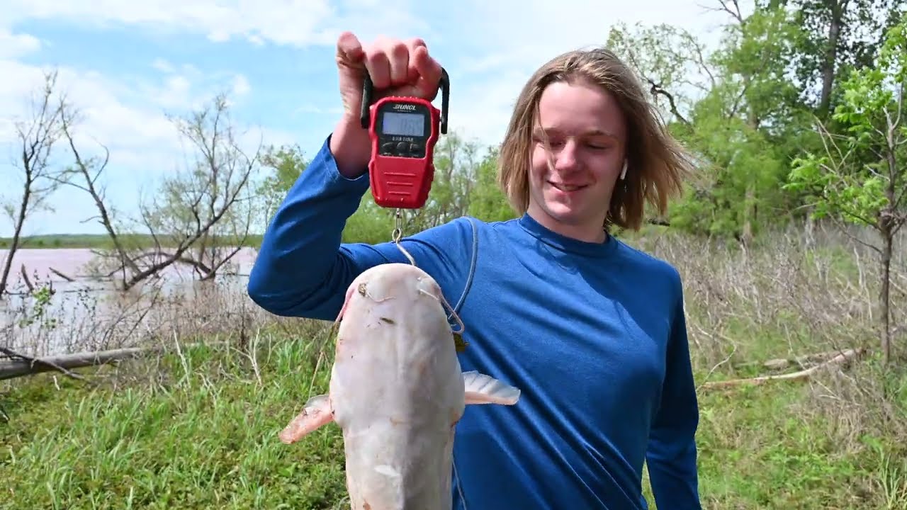 How to catch catfish after a heavy rain LONG VERSION (David and Reed go fishing for catfish)