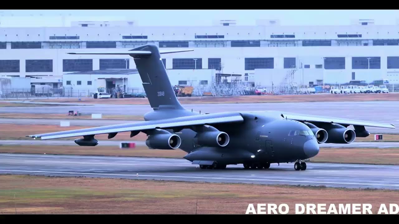 American C-17 GlobeMaster VS Chaines YU-20 Transport Aircraft
