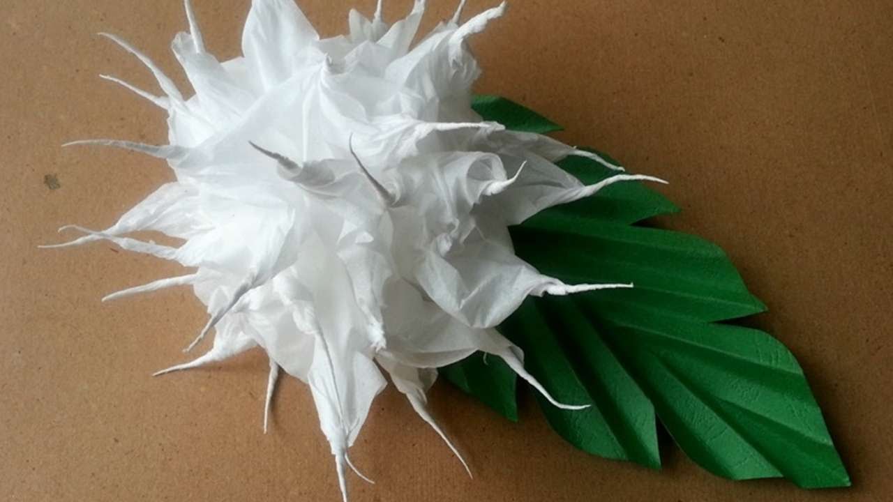 Crea dei Graziosi Fiori coi Fazzoletti di Carta - Fai da Te Creazioni - Guidecentral