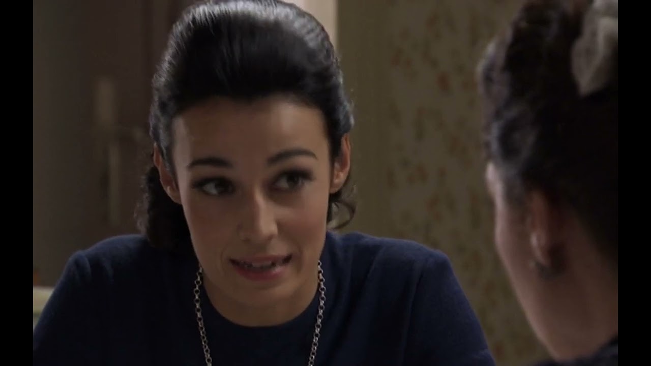 Amar C439 - Laura le cuenta sus problemas a Consuelo y le da un zasca final a Juana