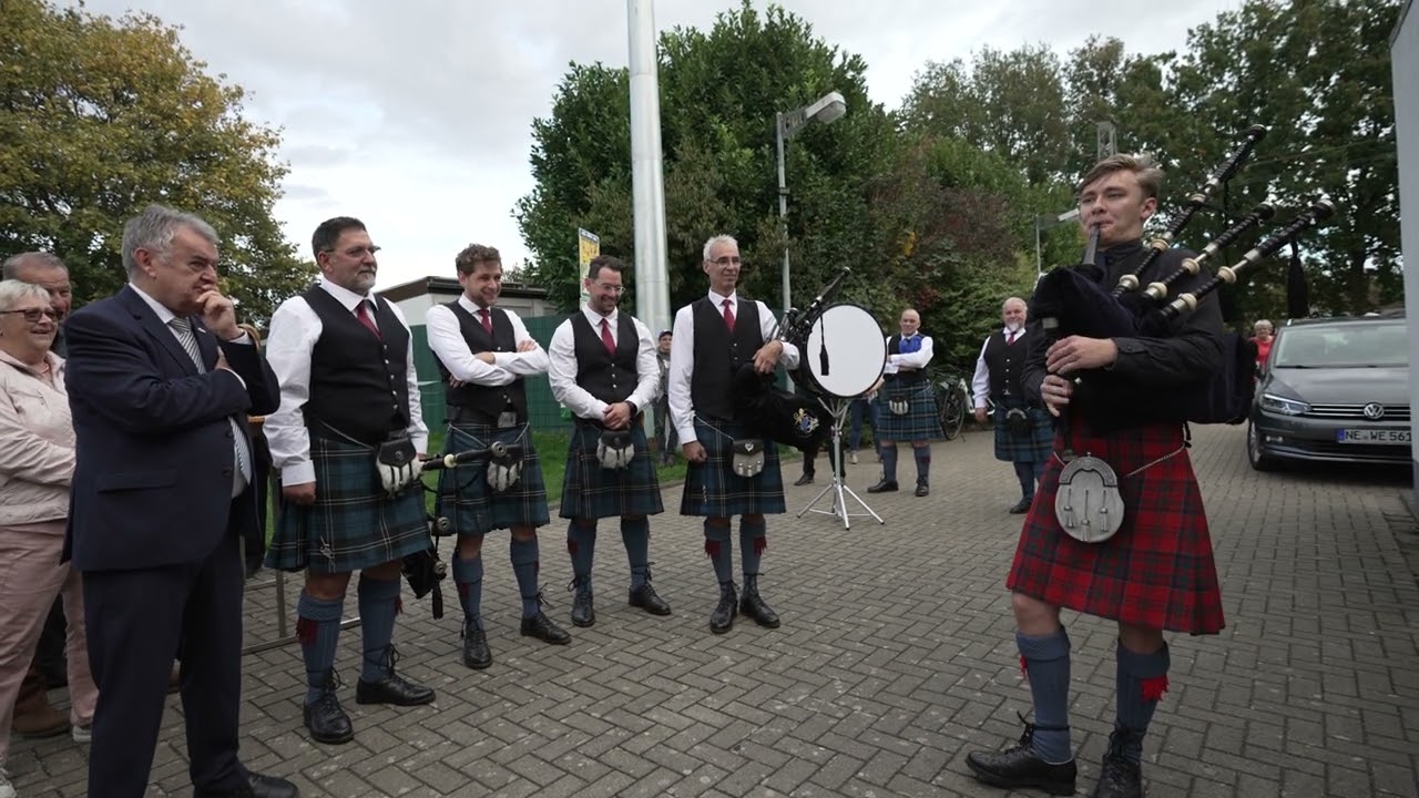 Kian Johnston piping for Herbert Reul