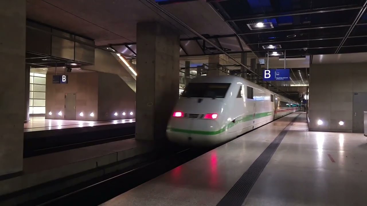 Züge im Bahnhof Berlin-Potsdamer Platz | Zugverkehr Brandenburg