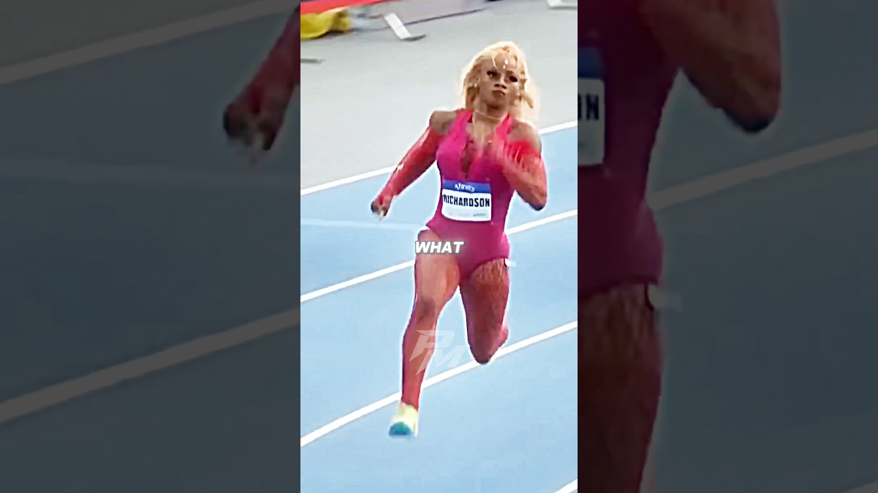 Над ней смеялись из-за того, что она надела сетчатые колготки 😔