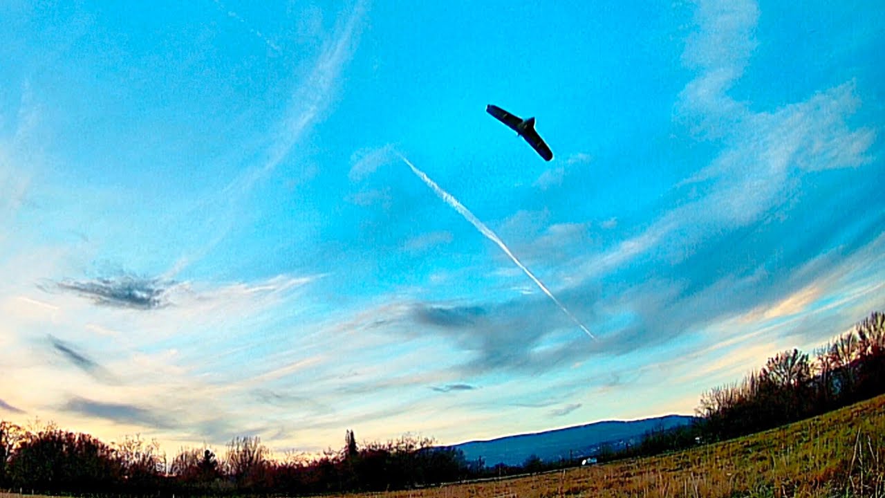 Freewing 1026mm fpv wing. 