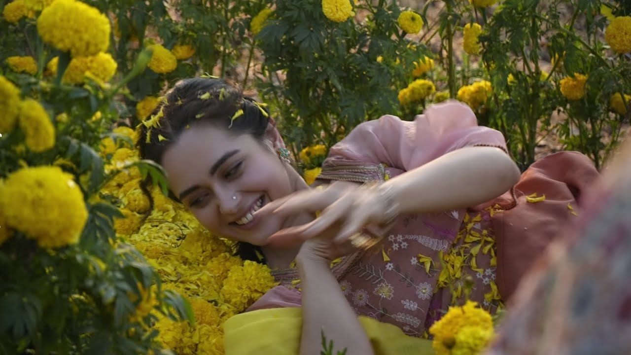 Sehar Hone Ko Hai Today On Location BTS: Seher Mahid enjoyed cute moments together among the flower