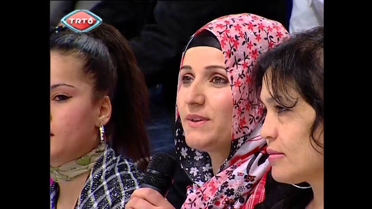 Berdan Mardini with an American speaking Kurdish on TRT 6 Gulbarin program
