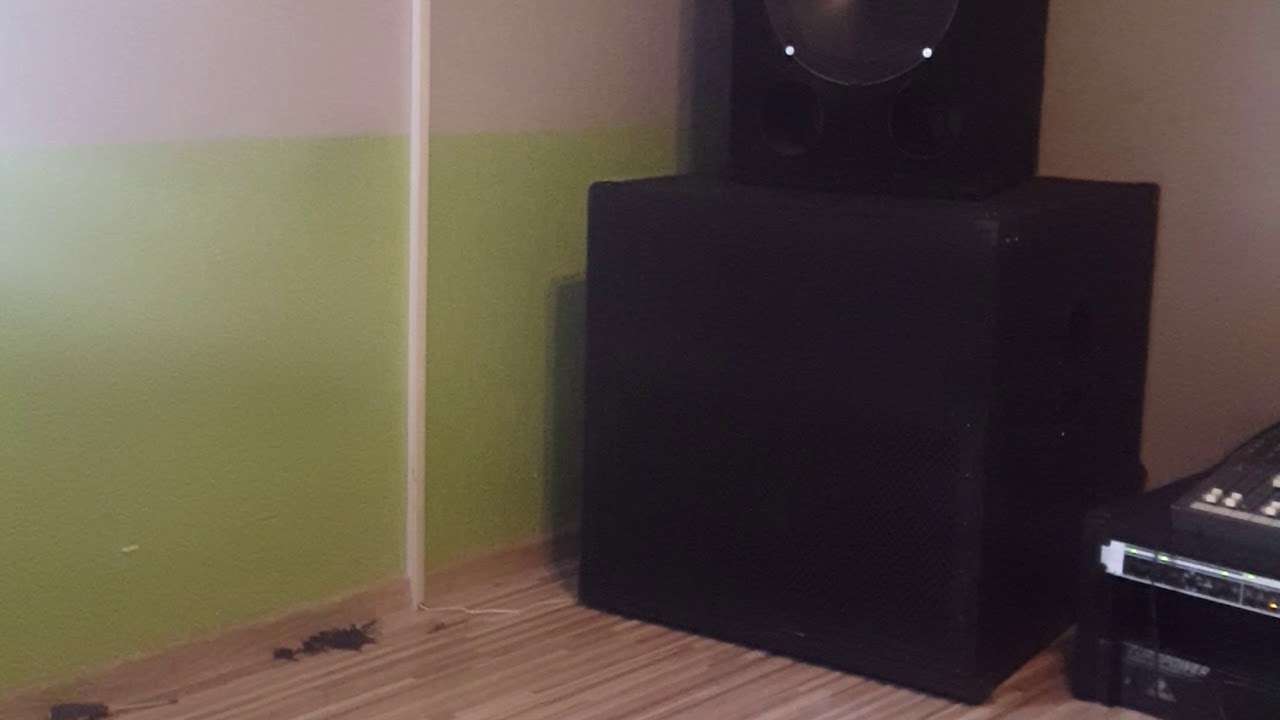 CUBO 18 (Beyma 18) + STX PA1000/ Europower EP2500, Behringer
