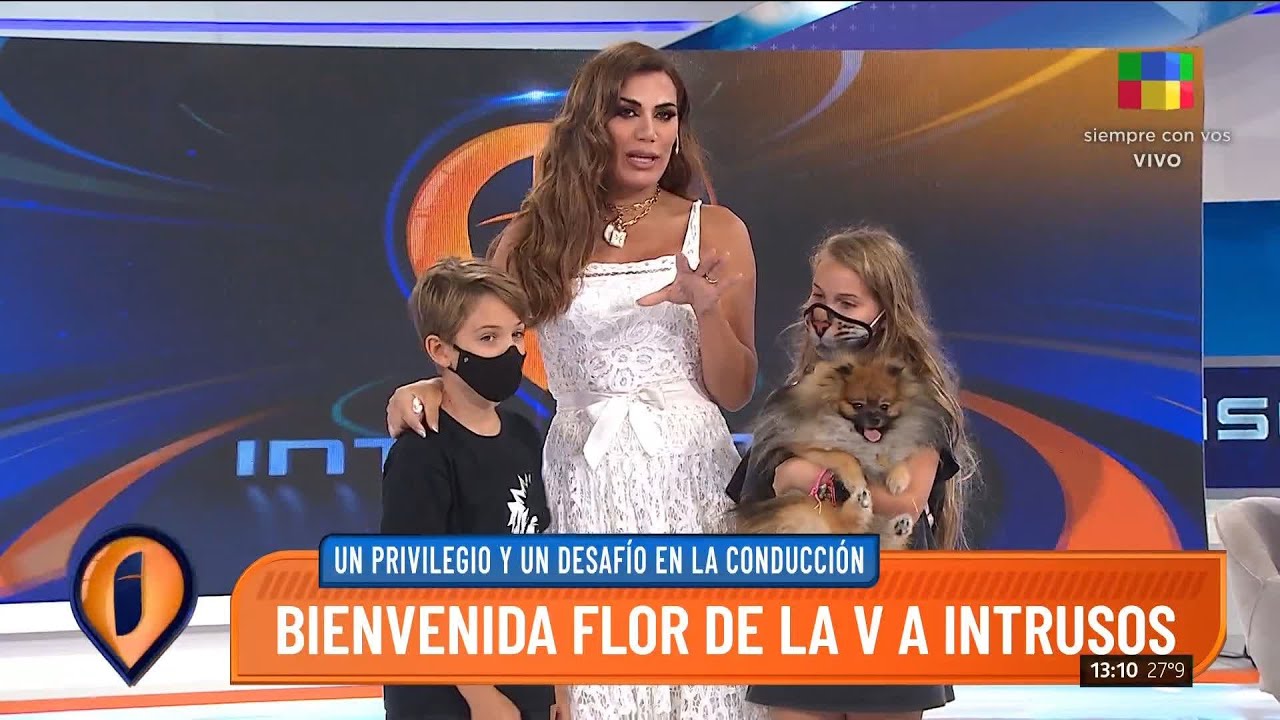 🥰 La emoción de Flor de la V en la apertura de #Intrusos junto a sus hijos 🥰