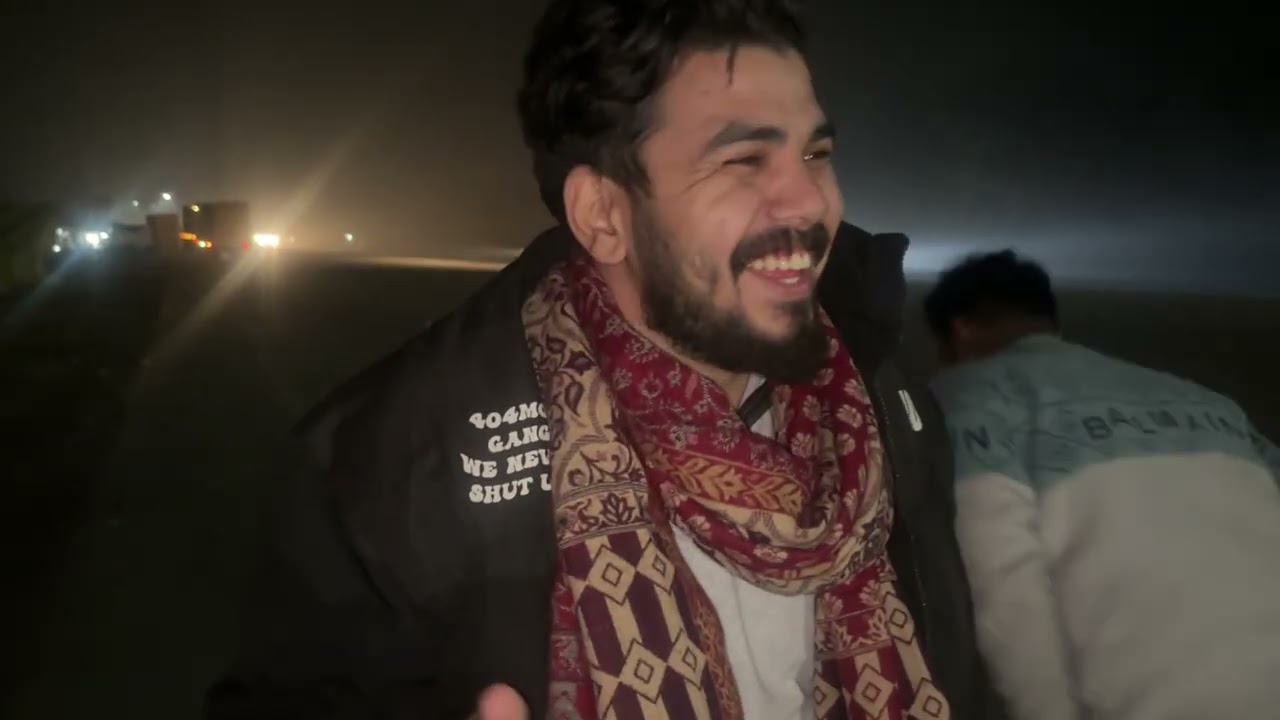 Raat ke samay bich highway mai | huyi gaadi khrb😔