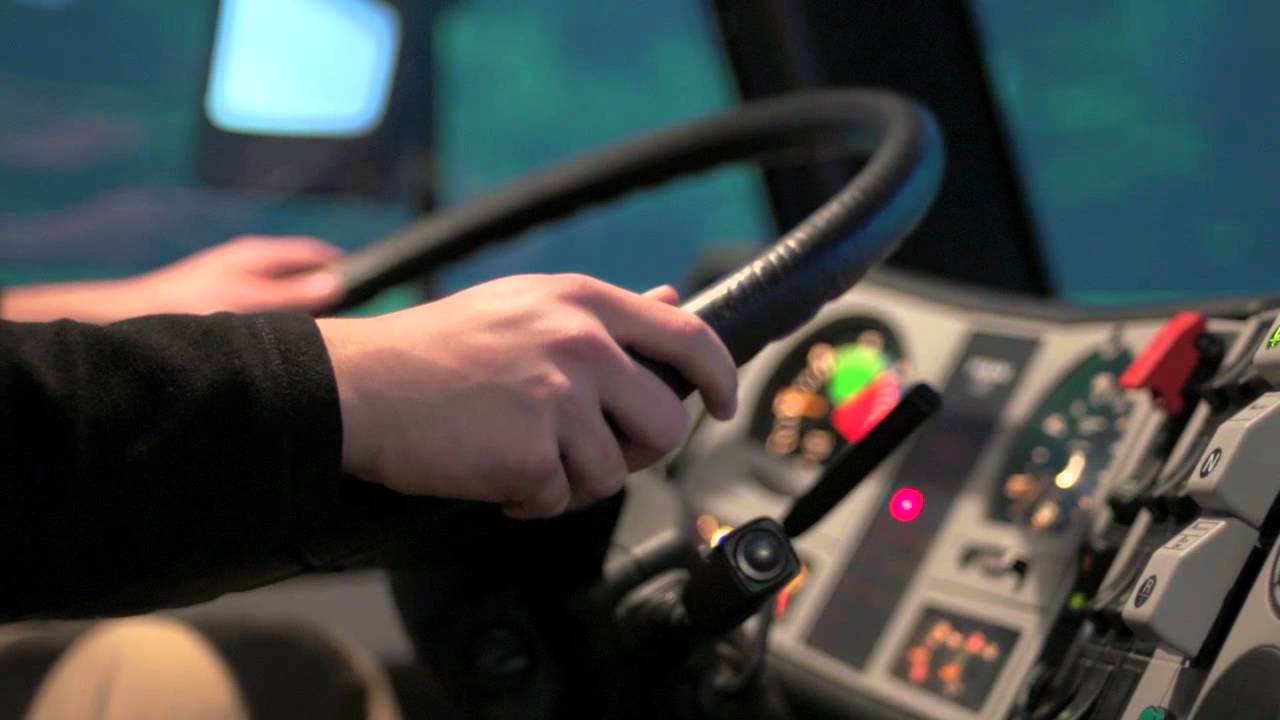 Rettungsdienstschule_medakademie_Alarmfahrttraining auf Fahrsimulator.mp4