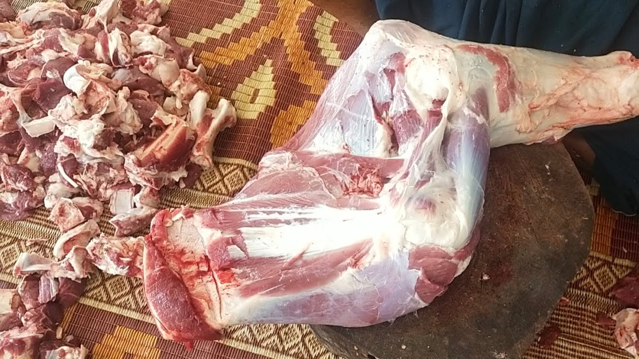 How To Butcher An Entire Buffalo || Beef Meat Cutting Skills In Pakistan || MK Cutting Skills