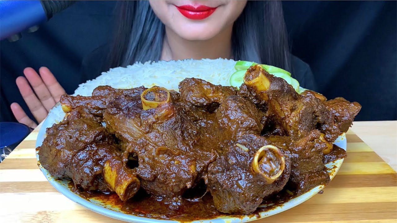 EATING SPICY MUTTON CURRY WITH WHITE RICE,SALAD*ASMR EATING SOUNDS*REAL MUKBANG