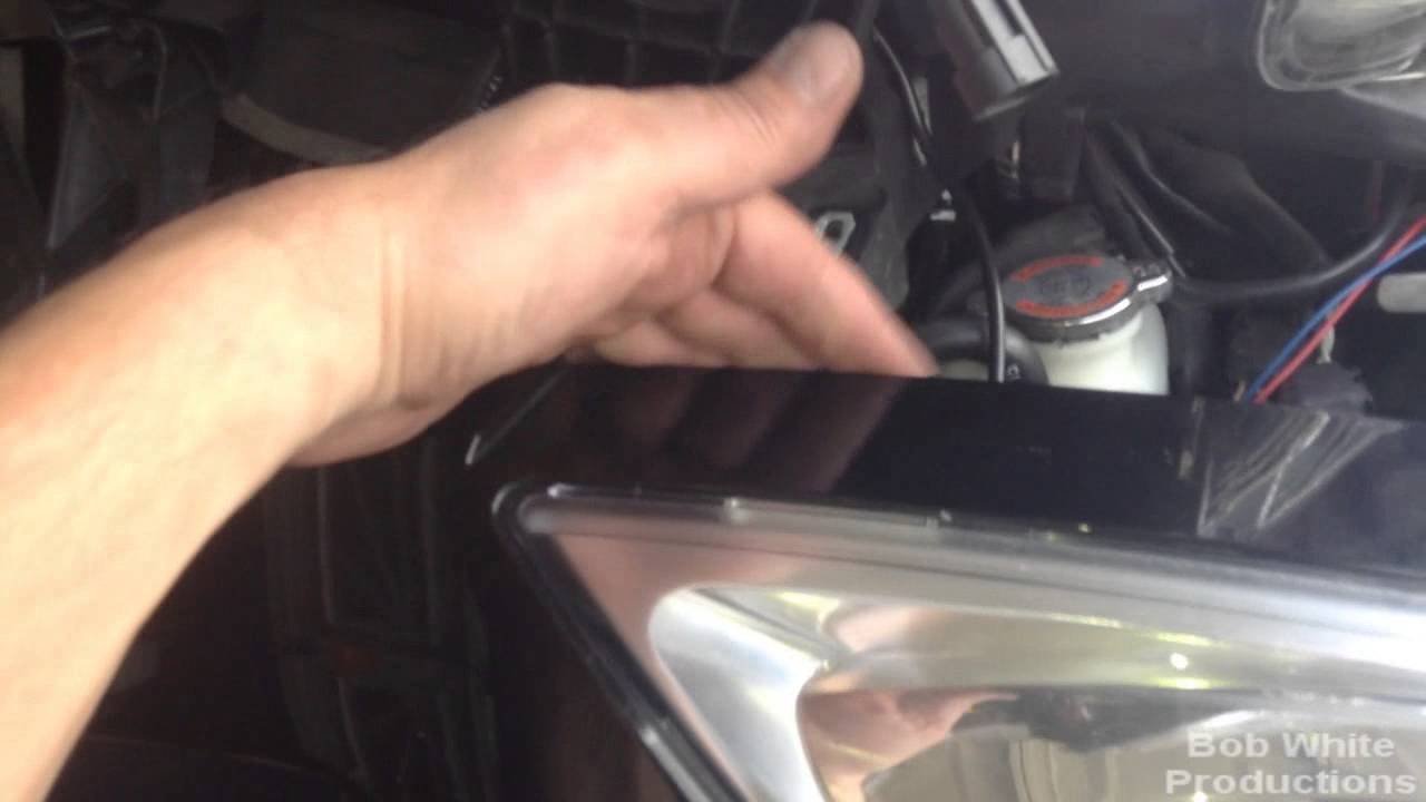 How to install the Show Chrome Spyder RT Front Fender Lights