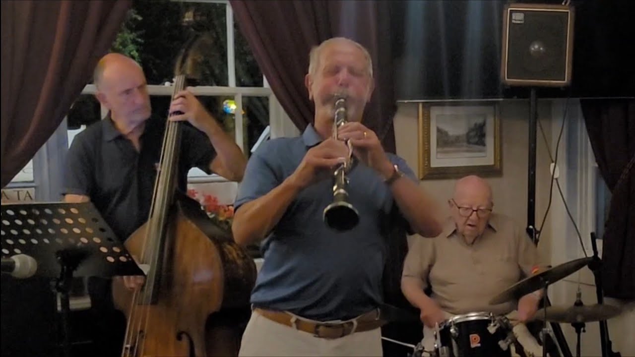 Fine And Dandy - The Alley Cats Dixieland Jazz Band with Lester Brown 