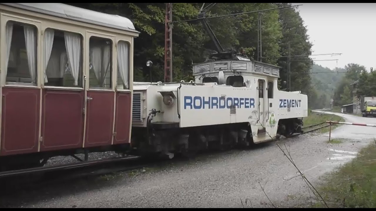 EL 4 Krokodil auf der Zementbahn bei Kiefersfelden im Personenverkehr.