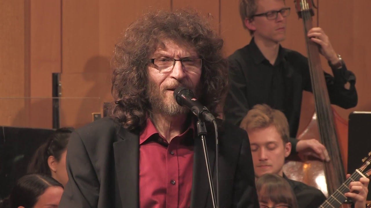 DALEČ JE ZA NAJU POMLAD - Adi Smolar & Orkester Mandolina Ljubljana - dir. Andrej Zupan