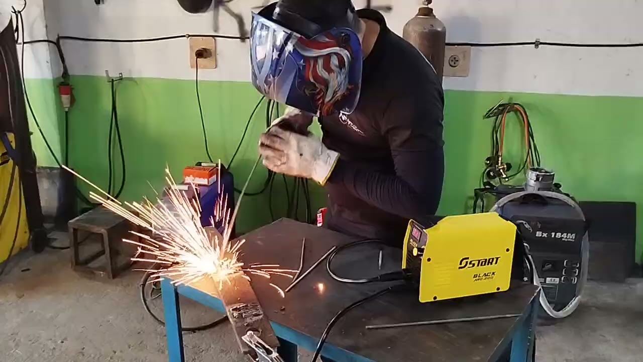 Máquina inversora de solda start Arc 200 amperes monofásica 220 volts