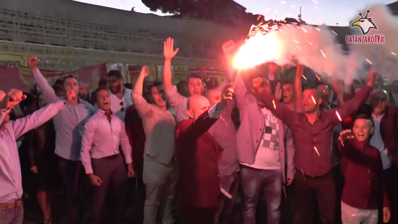 Nozze ultras allo Stadio Ceravolo
