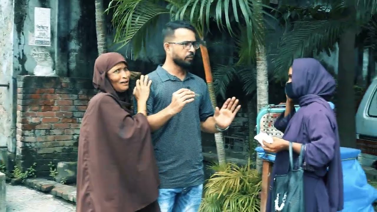 আমাদের সামর্থ অনুযায়ী বাজার তুলে দিলাম দুঃখি মায়ের হাতে #help #socialwark #bangladesh #emotional