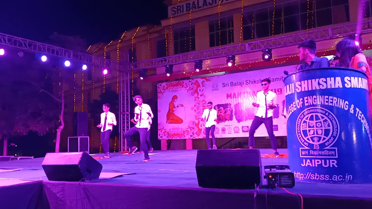 Balaji college manthan2k19 dance