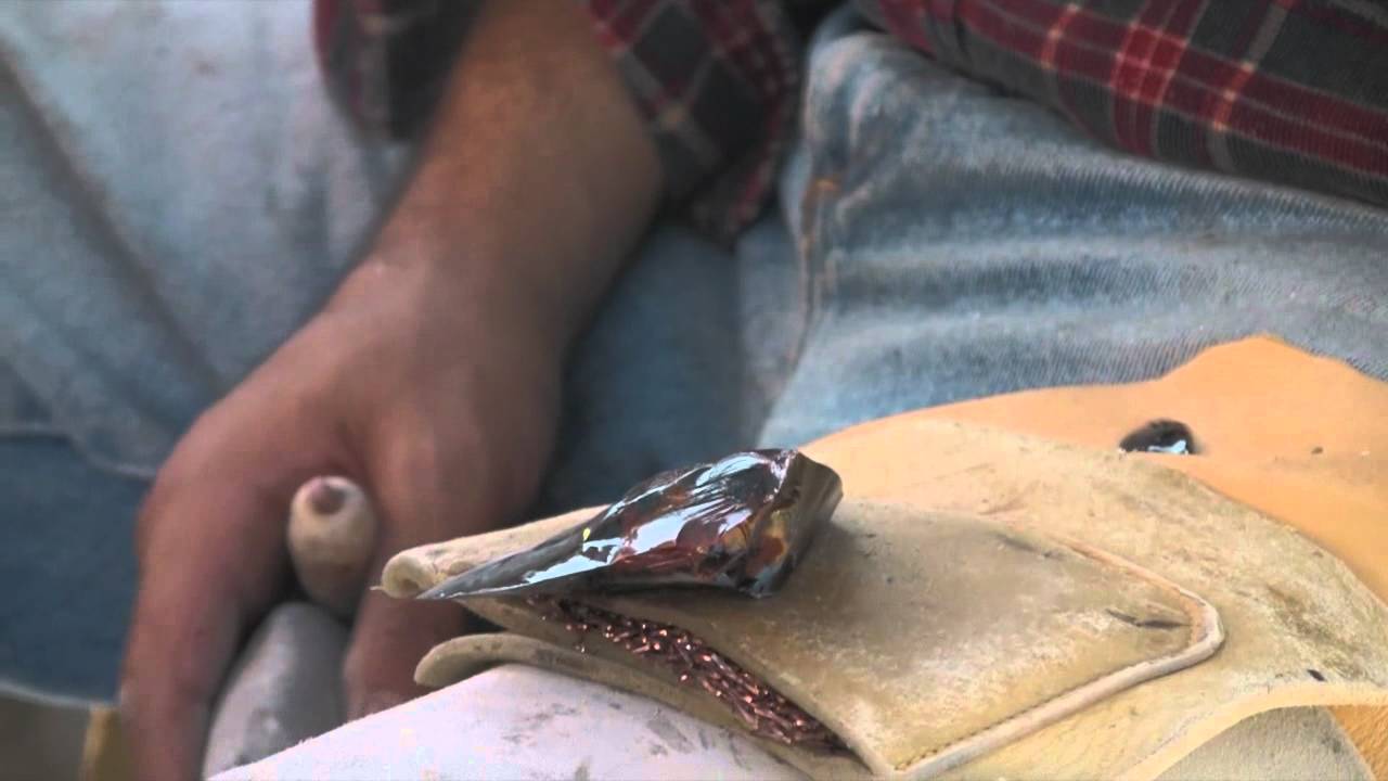 Harry Oda, master flintknapper, flintknapping demo (part 3) :: bifacial flaking and pressure flaking