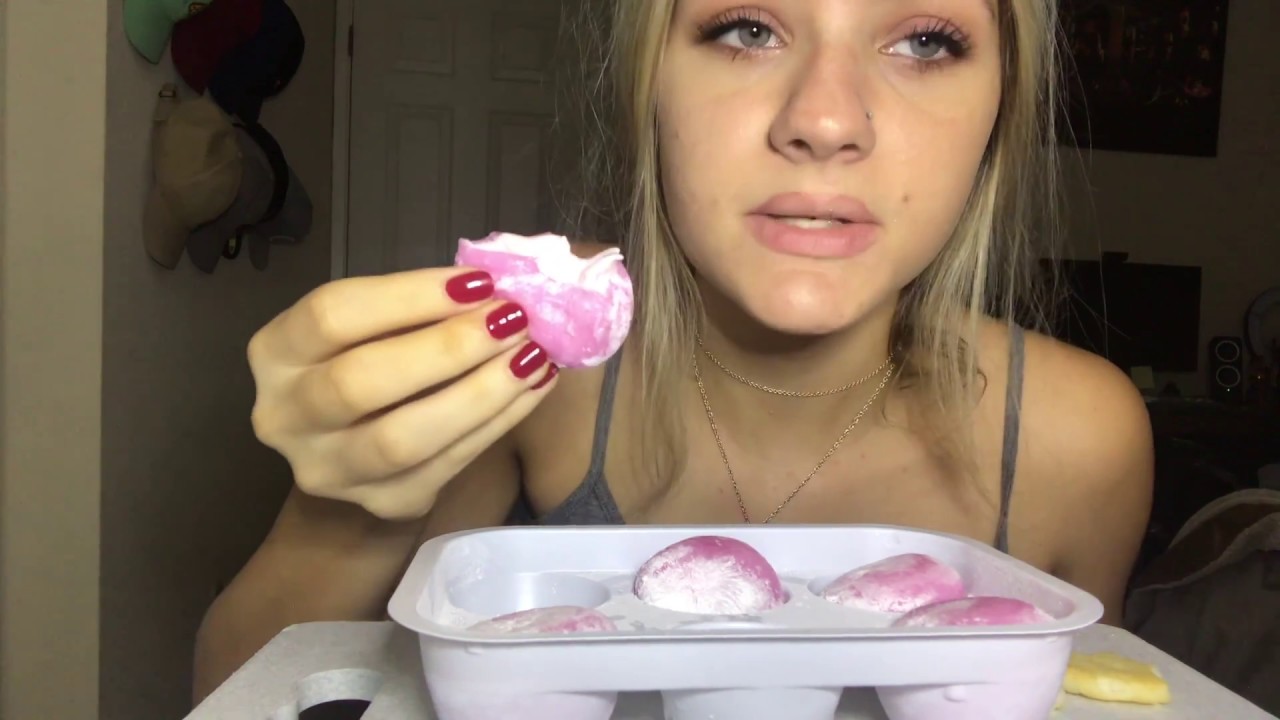 ASMR- Eating Ice-cream Strawberry Mochi (CHEWY) w/ whispering