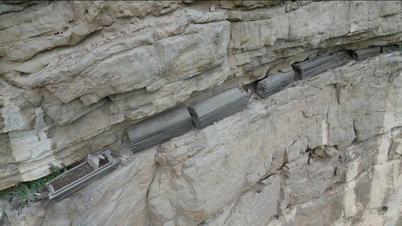 Jingzhuba Rock Coffin Group in Wuxi, Chongqing【Curious China】