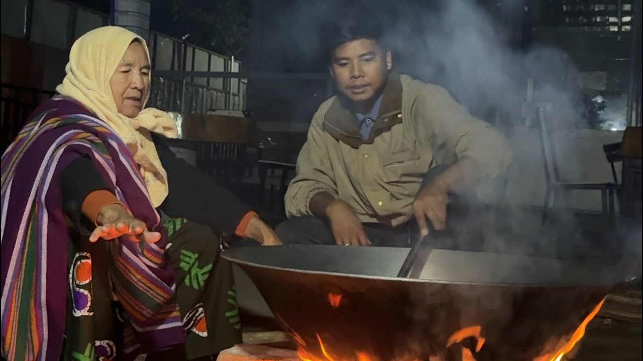 ပွဲ(၁၀၀)အော်ဒါမှာလို့  ချက်ဖြစ်တဲ့ ကြက်ဥကြော်ချက် ချက်နည်းလေးရိုက်ကူးတင်ဆက်လိုက်ပါတယ်ဗျာ🙏🏻