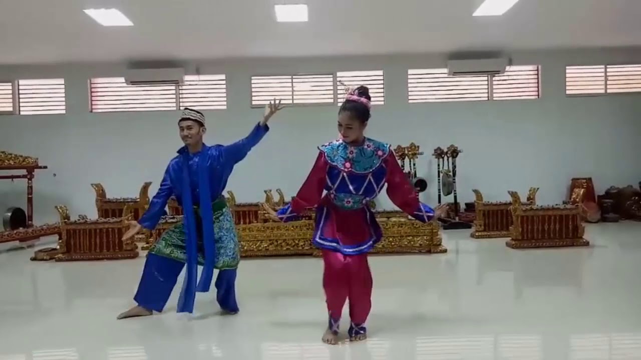 Tari Sirih Kuning (Cokek) UNJ