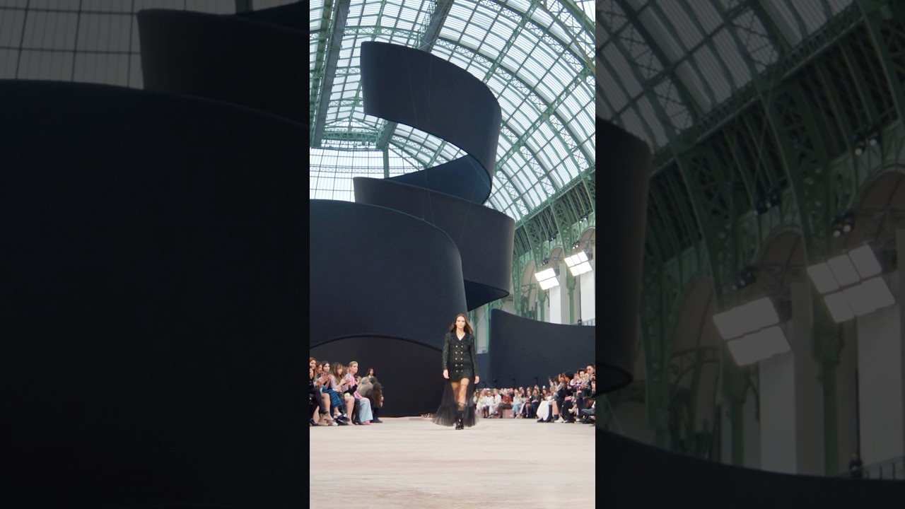 CHANEL Fall-Winter 2025/26 Ready-to-Wear Show - Dreamlike Illusions &mdash; CHANEL Shows