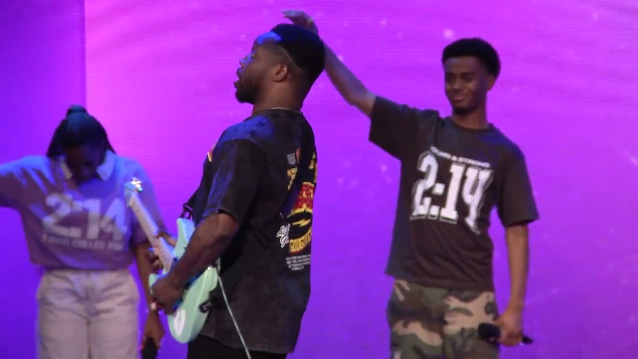 Jabari Johnson in Worship LIVE | “Trust in God” guitar solo at Evangel Fellowship