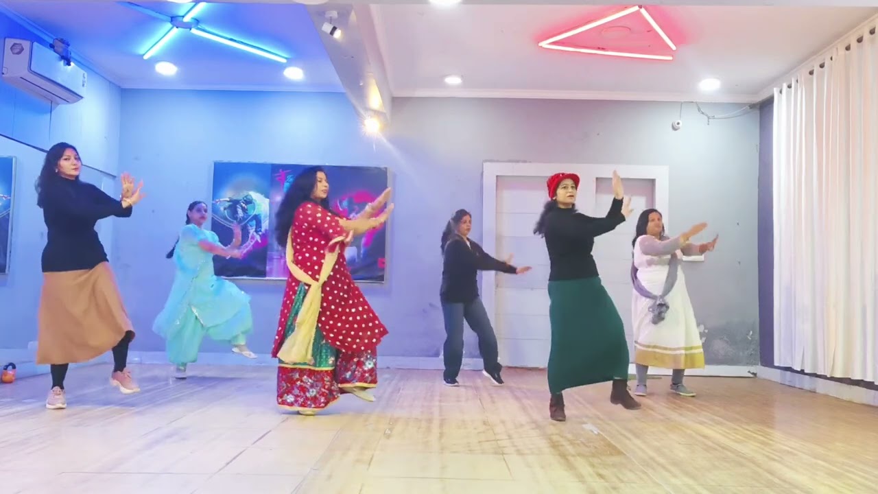 Dil Le gayi kudi (ledis dance).  #dance #shortvideo #dancerlife #women #womenpower #choreography 