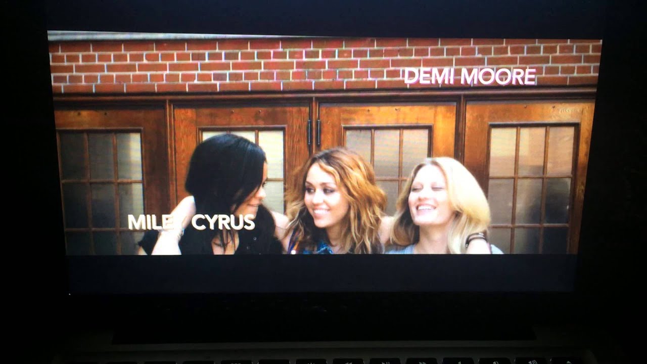LOL opening scene