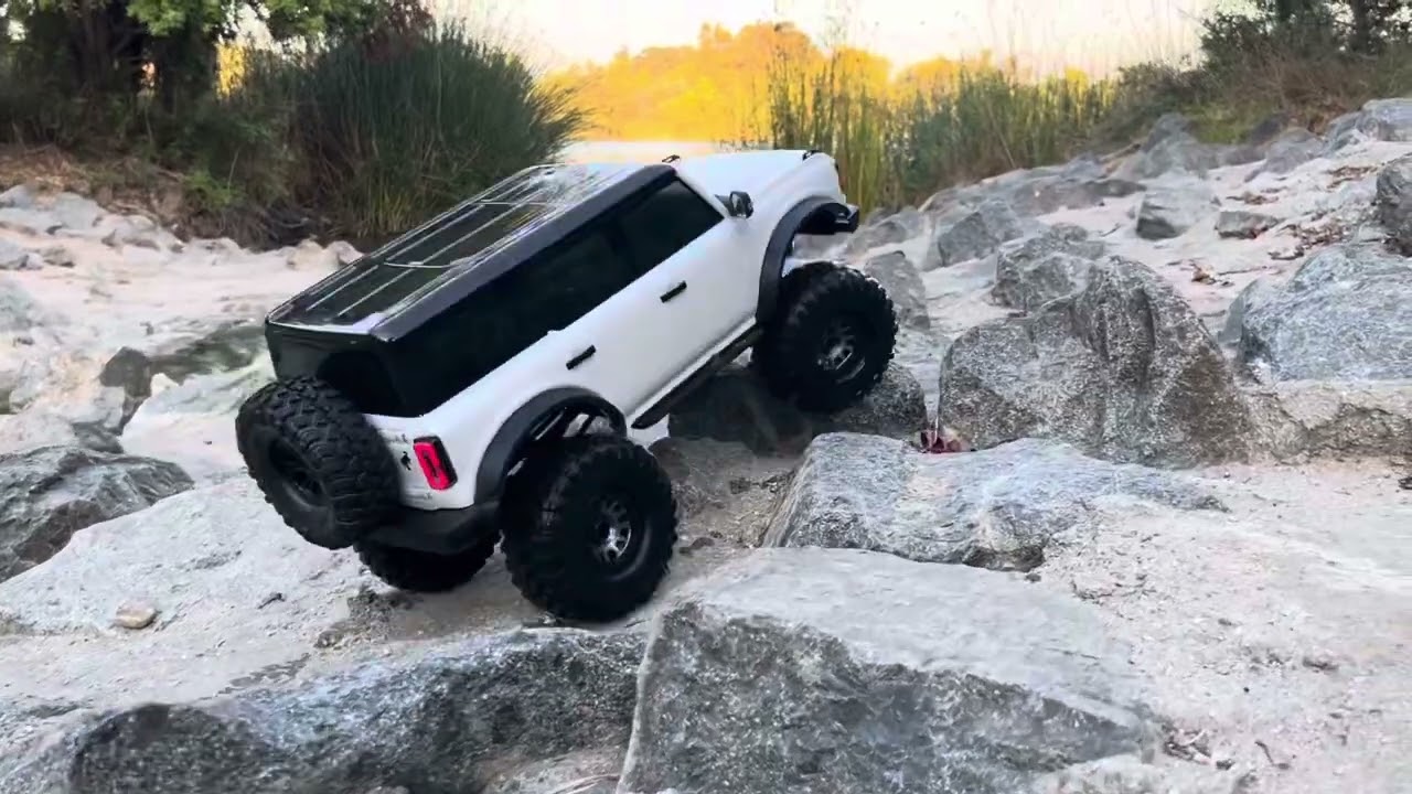 RC Ford Bronco Adventure | Traxxas TRX-4