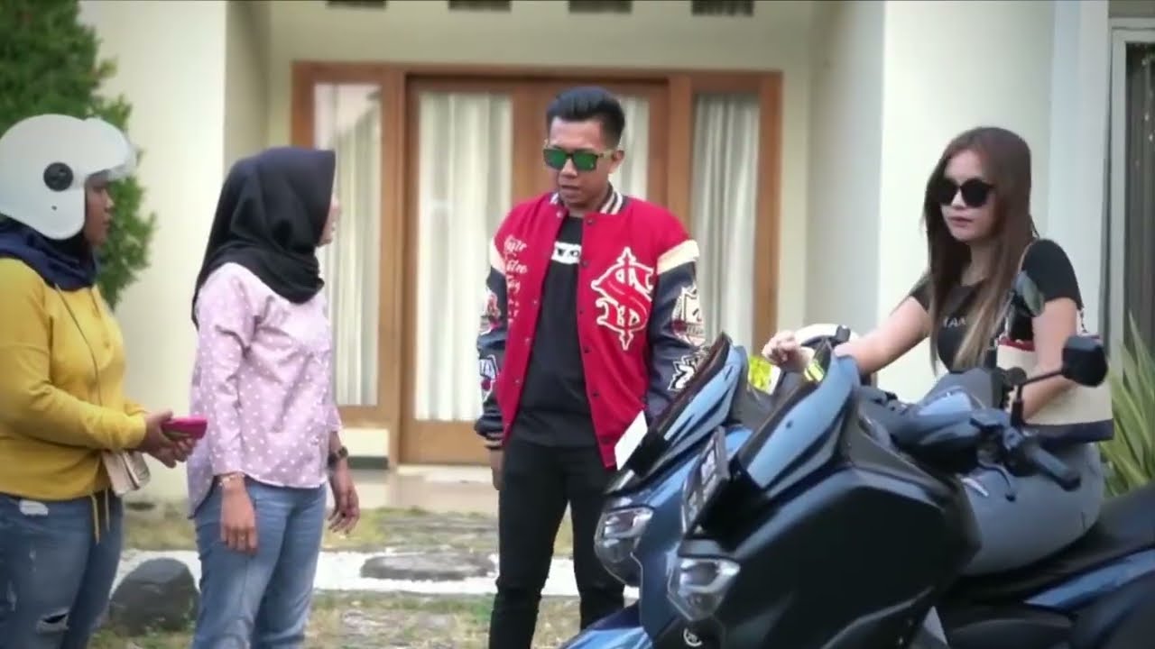 BOS MUDA DICACIMAKI KARENA BELI NASI BUNGKUS DENGAN PENAMPILAN KEREN!!tapi lihat yang terjadi...