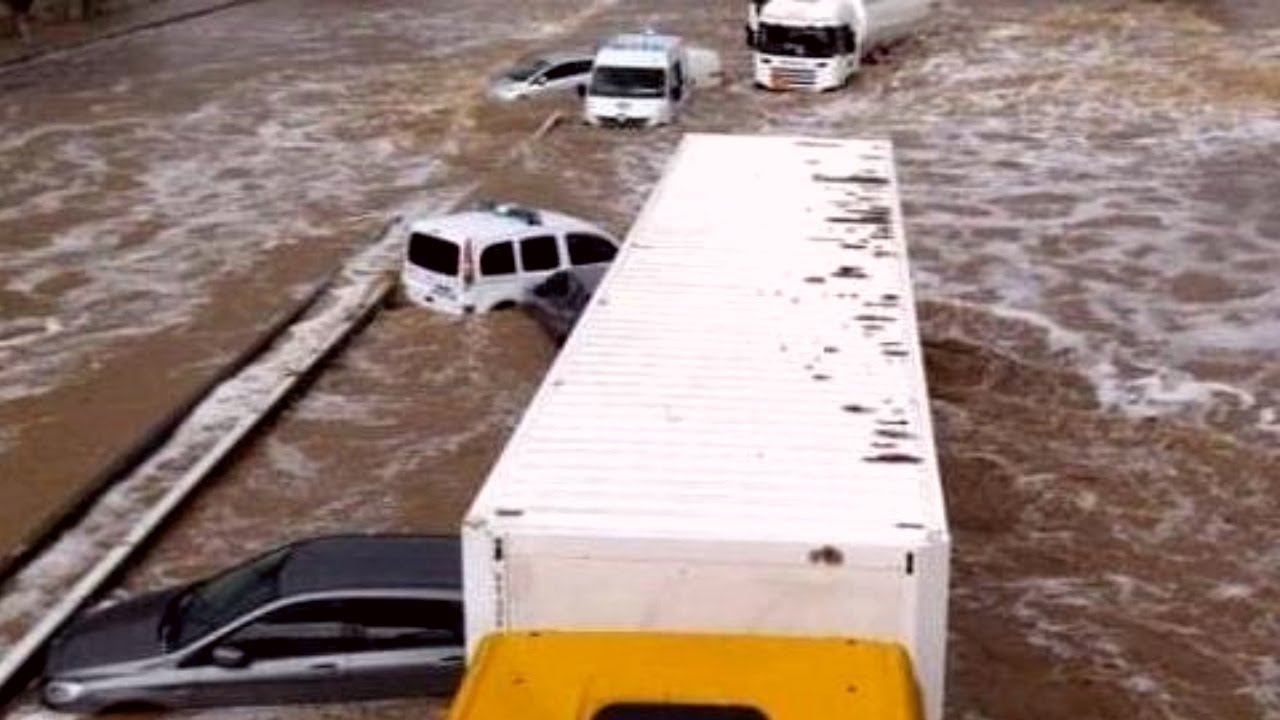 Southern France is covered with water! Abnormal rains caused flooding