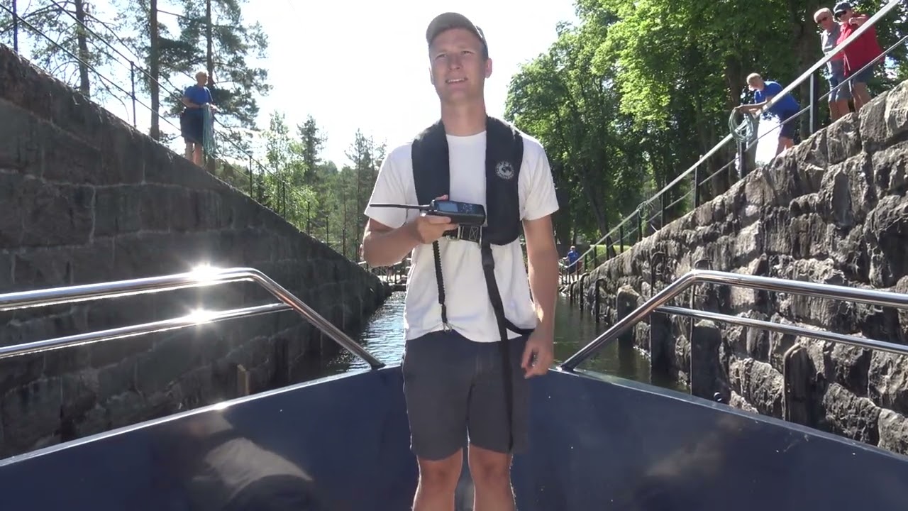 SLOW-TV i Telemarkskanalen i Norge | Vrangfoss sluse