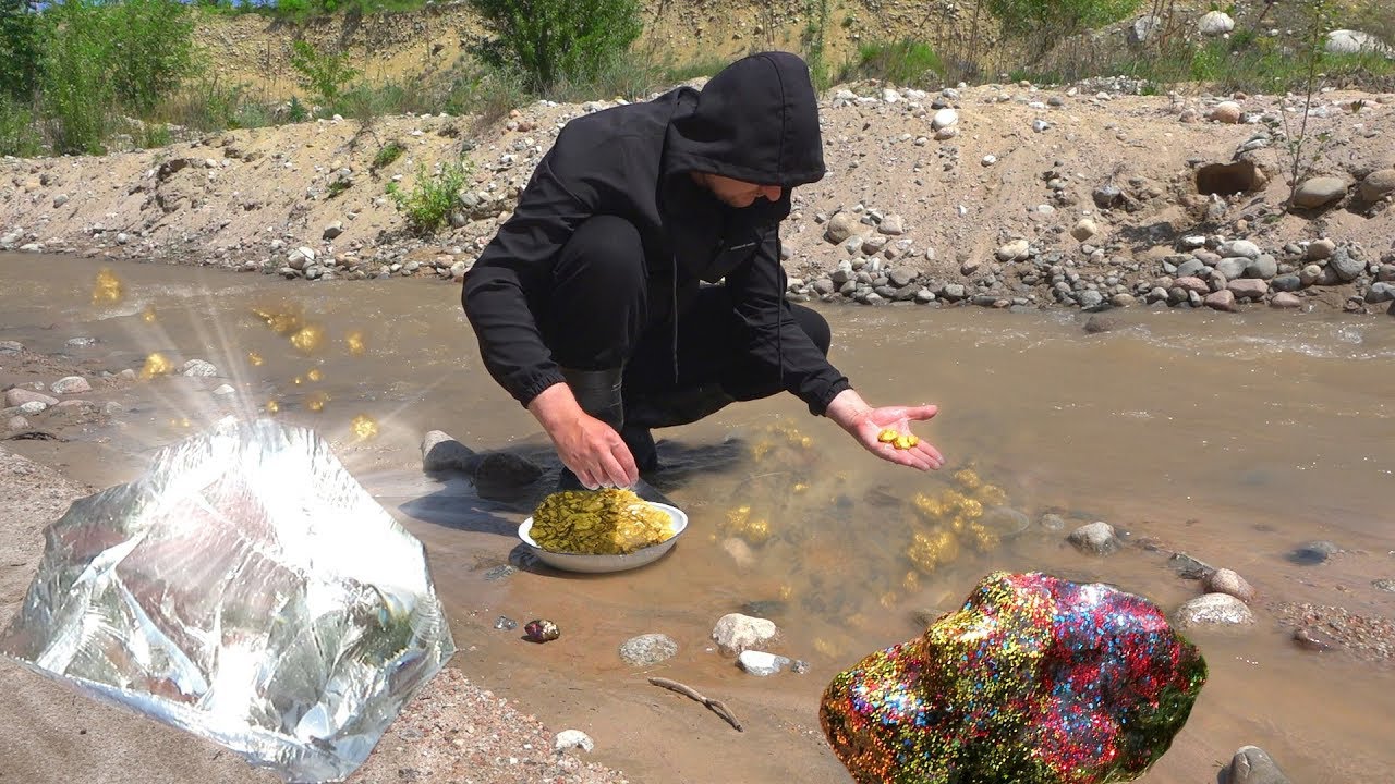 How to find treasure in river! Incredible happiness to find such values gratis!!!