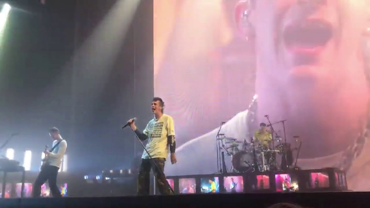 The 1975 - If You&rsquo;re Too Shy (Let Me Know) Live (NEW SONG)
