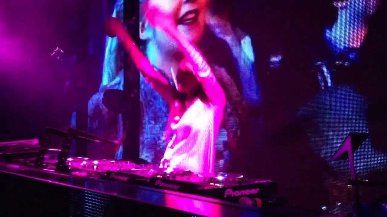 MELYNA @ CLUB 79 PARIS - CHAMPS ELYSEES -