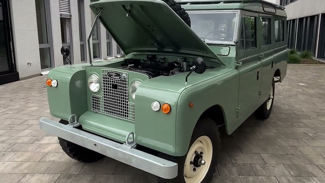 Land Rover Series IIA Long-wheelbase – 9 Seater