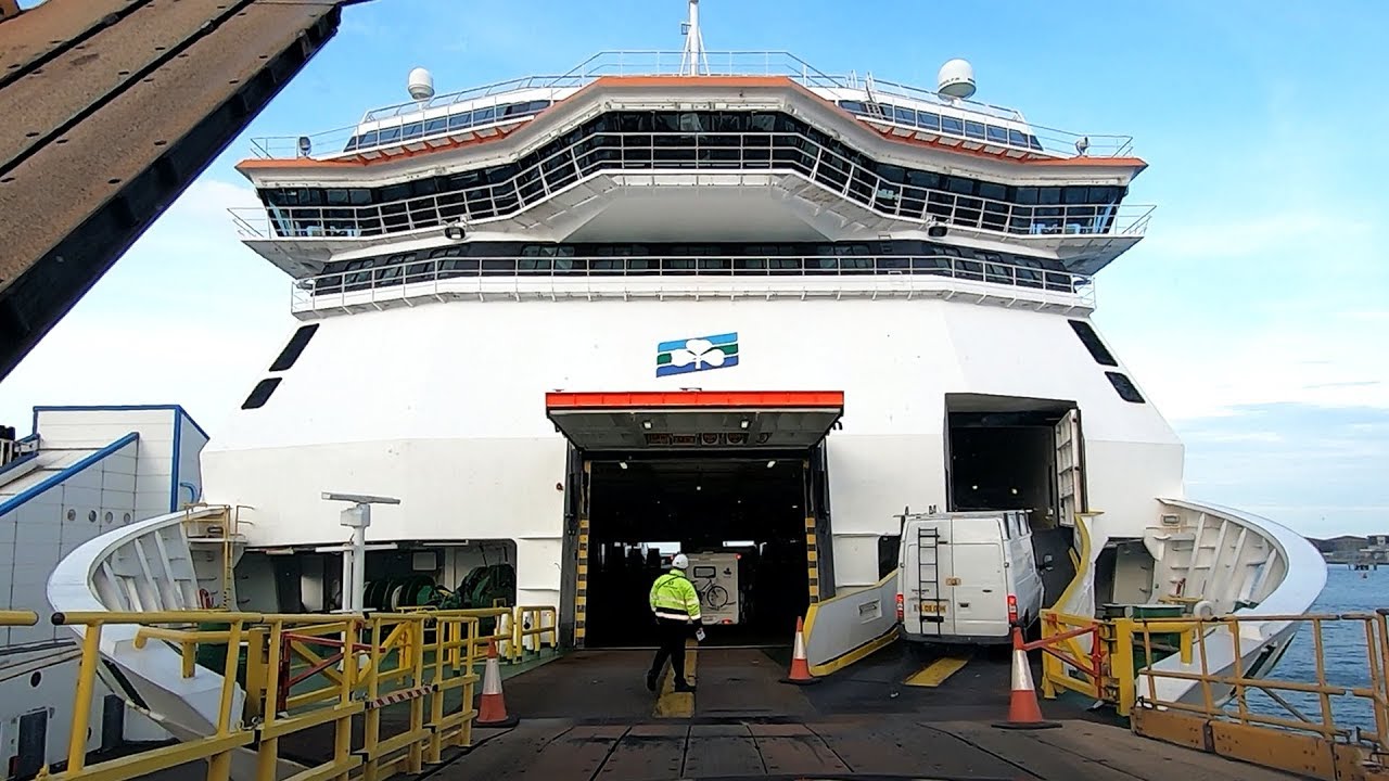 Firekitten on a Mega Ship!