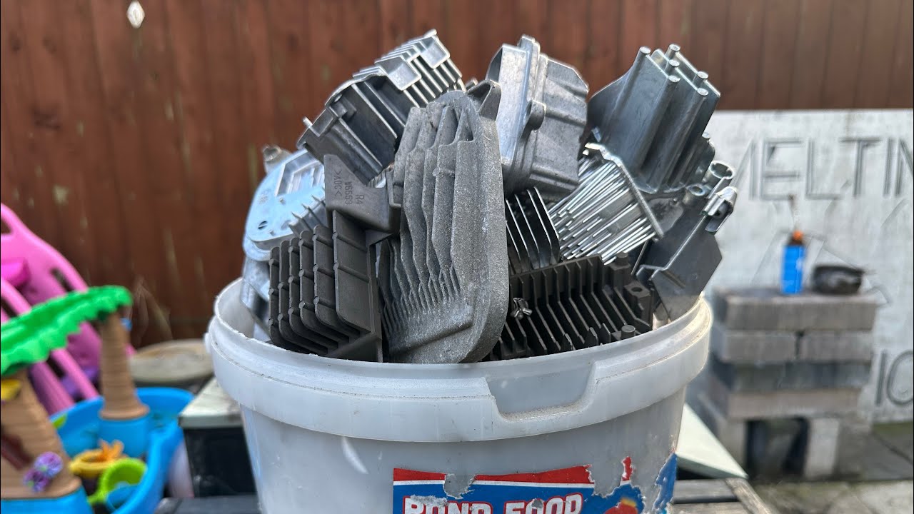 Melting aluminium heat sinks at home - trash to treasure 
