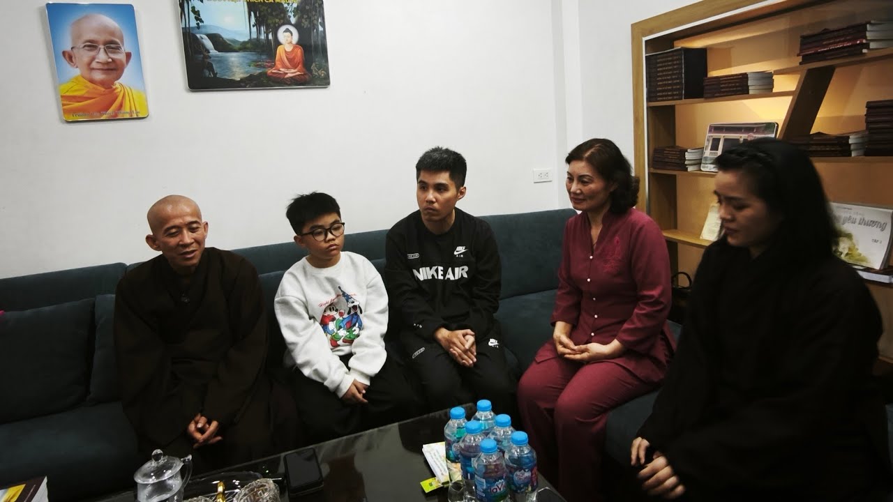 Gia đình TS Như Đức Cung Kính Thỉnh Mời Đức Thầy Thích Mật Hạnh