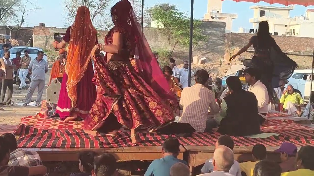 “बाजिना गाँव में सांग का आयोजन