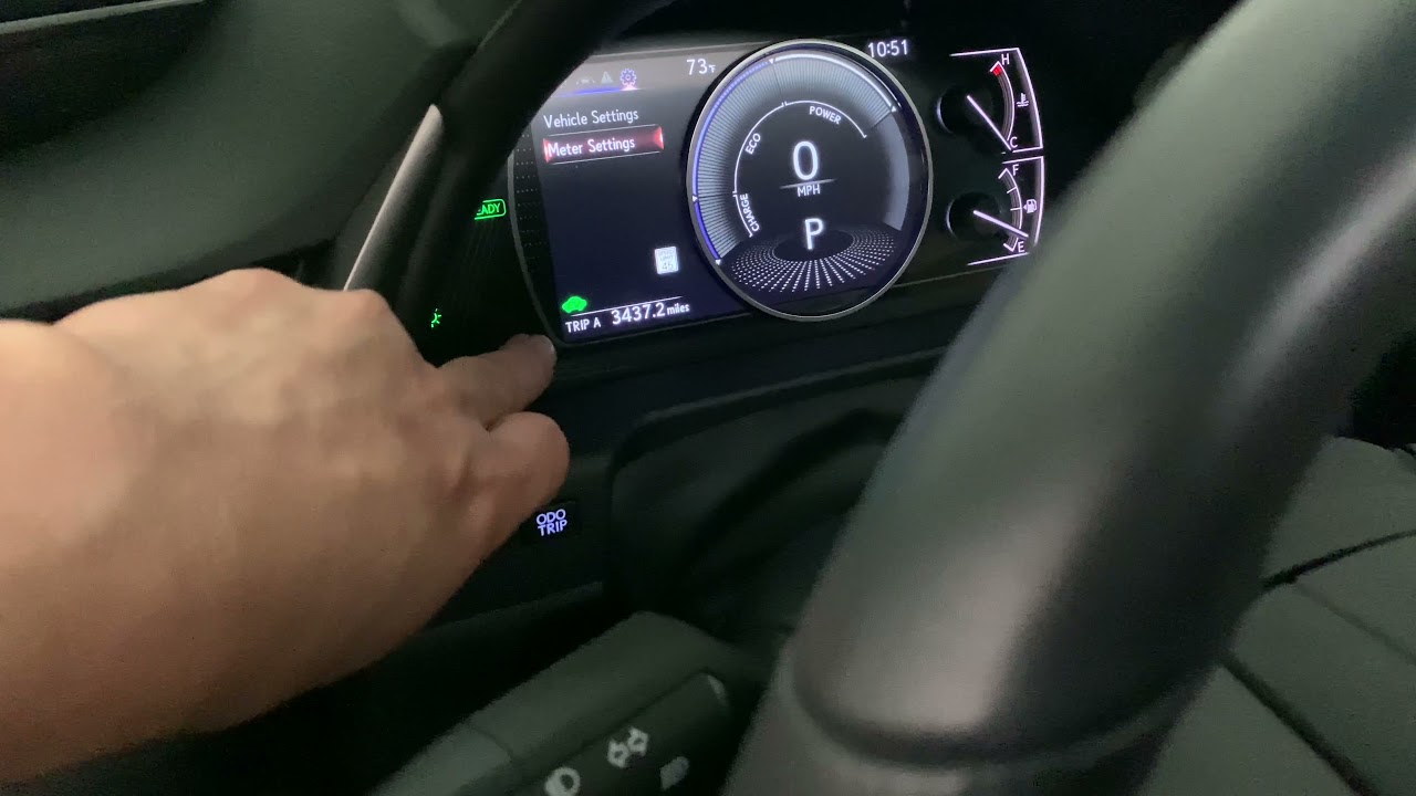 Lexus ES300H 2020 года &mdash; Как настроить отображение пробега и данных о поездке (A/B) на экране