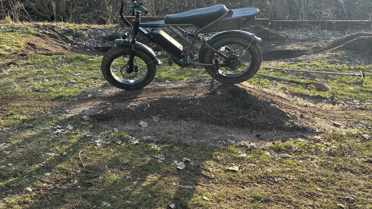 Riding my bike, but it breaks at the end ￼