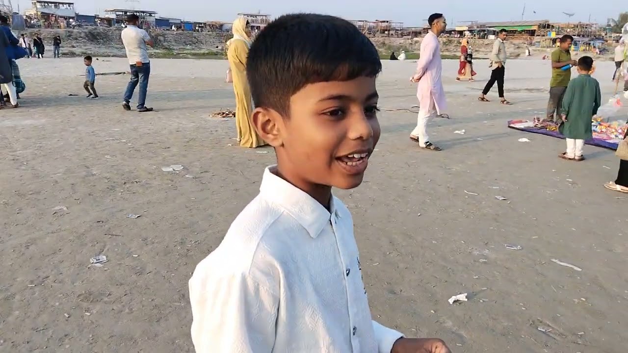 পদ্দা পারে মাওয়া ঘাটে অসাধারণ মেলা 