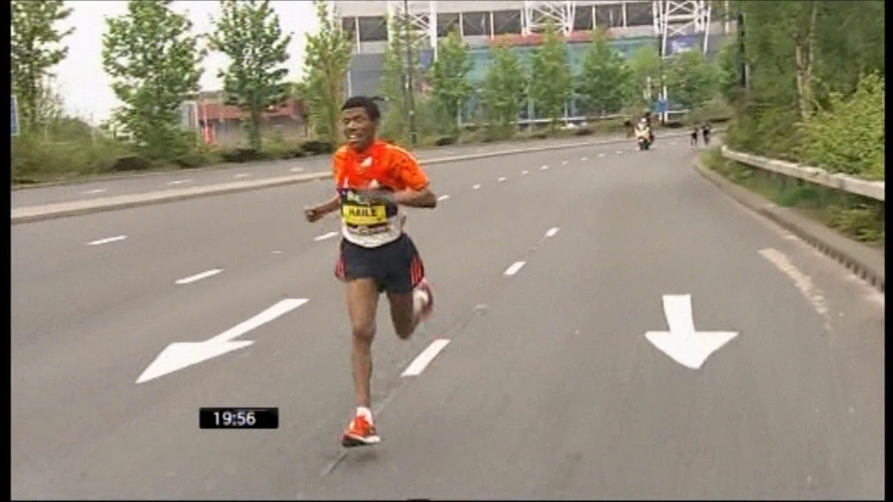 Haile Gebrselassie: 2012 Great Manchester 10K Run (with interviews)